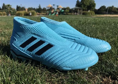 adidas predator cleats laceless.